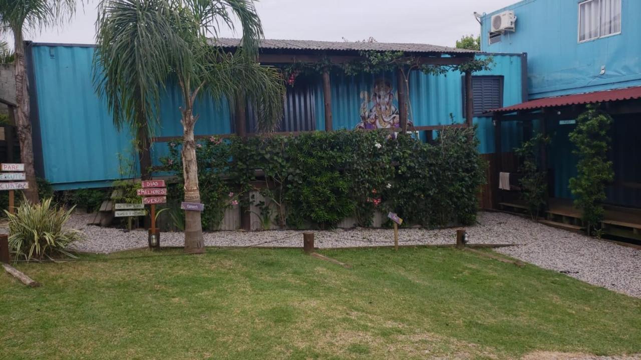 Hindu Box Containers E Cabanas Praia do Rosa Exterior foto